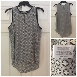 Violet & Claire Gray and black pattern shirt